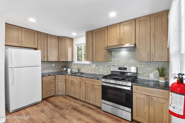 Photo - 85 Helen Ave