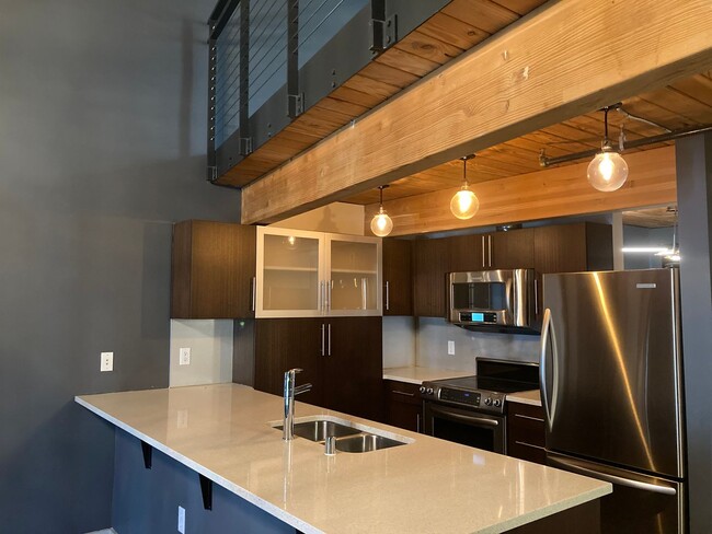 Photo - Veer Lofts Condominiums -  South Lake Union Unit 618