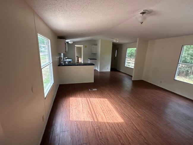 Photo - 153 Baywood Trail