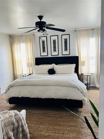 Photo - 1308 Divine Dr