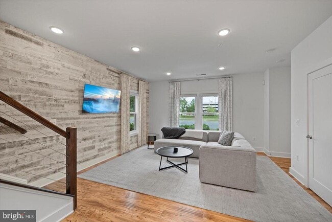 Photo - 44774 Tiverton Sq