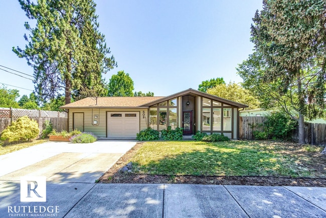 Photo - Sunlight & Sunrooms 2 Bedroom -  1 Full Bath - Fireplace