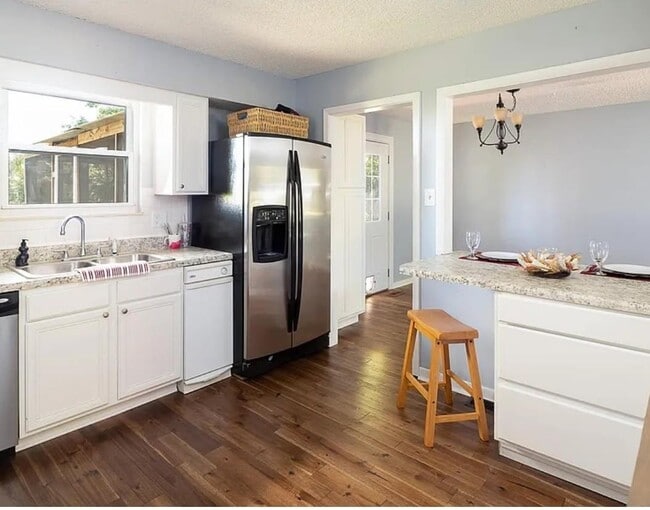 Photo - 128 Farlow Dr