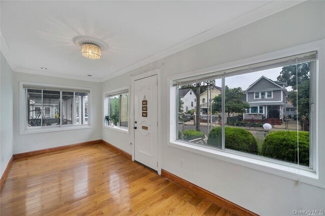 Photo - 109-21 215th St