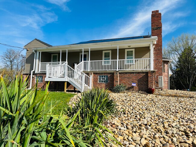 Building Photo - 2501 Wildwood Rd Rental