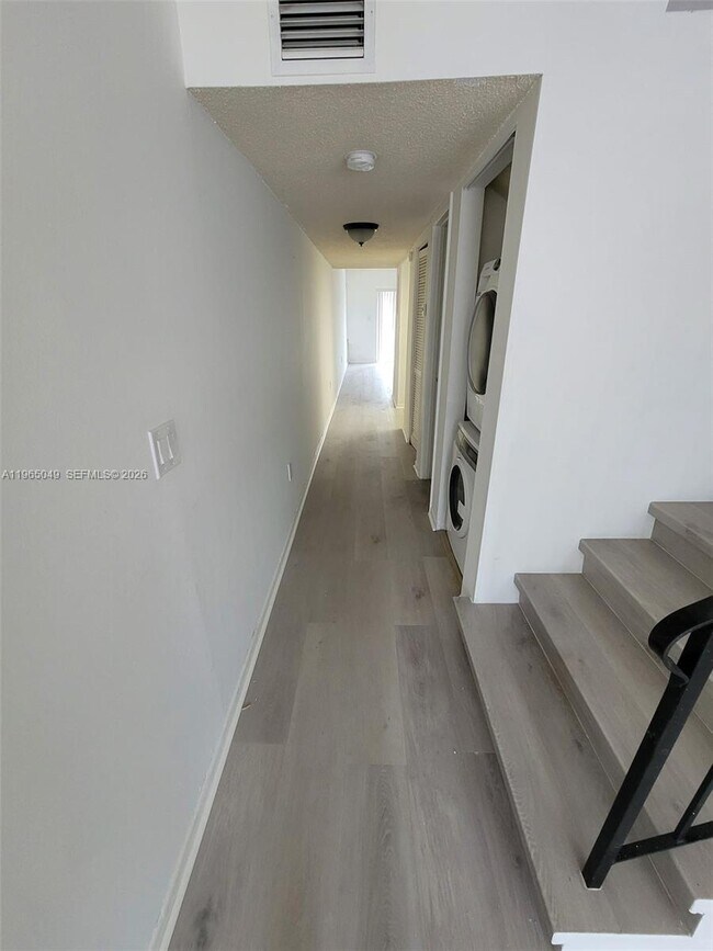 Photo - 1624 NE 151st St