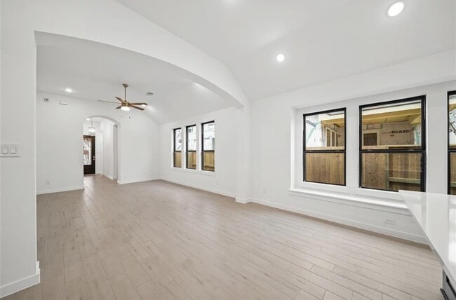Photo - 4142 KINSEY ST