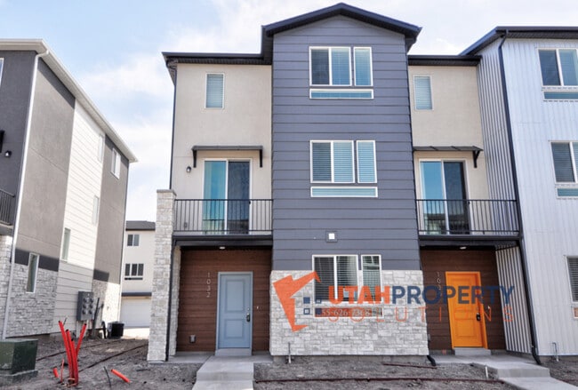 Photo - 1032 W 430 S Townhome