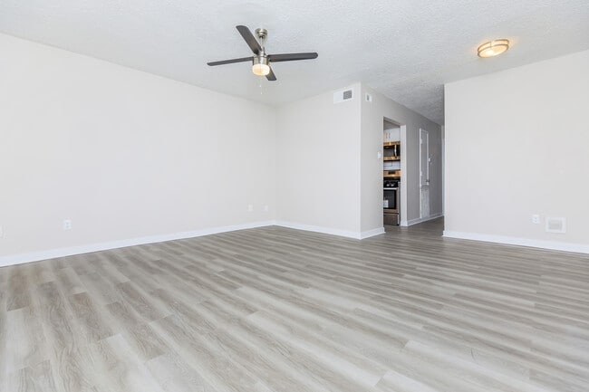 Photo - Aviva at North Plaza