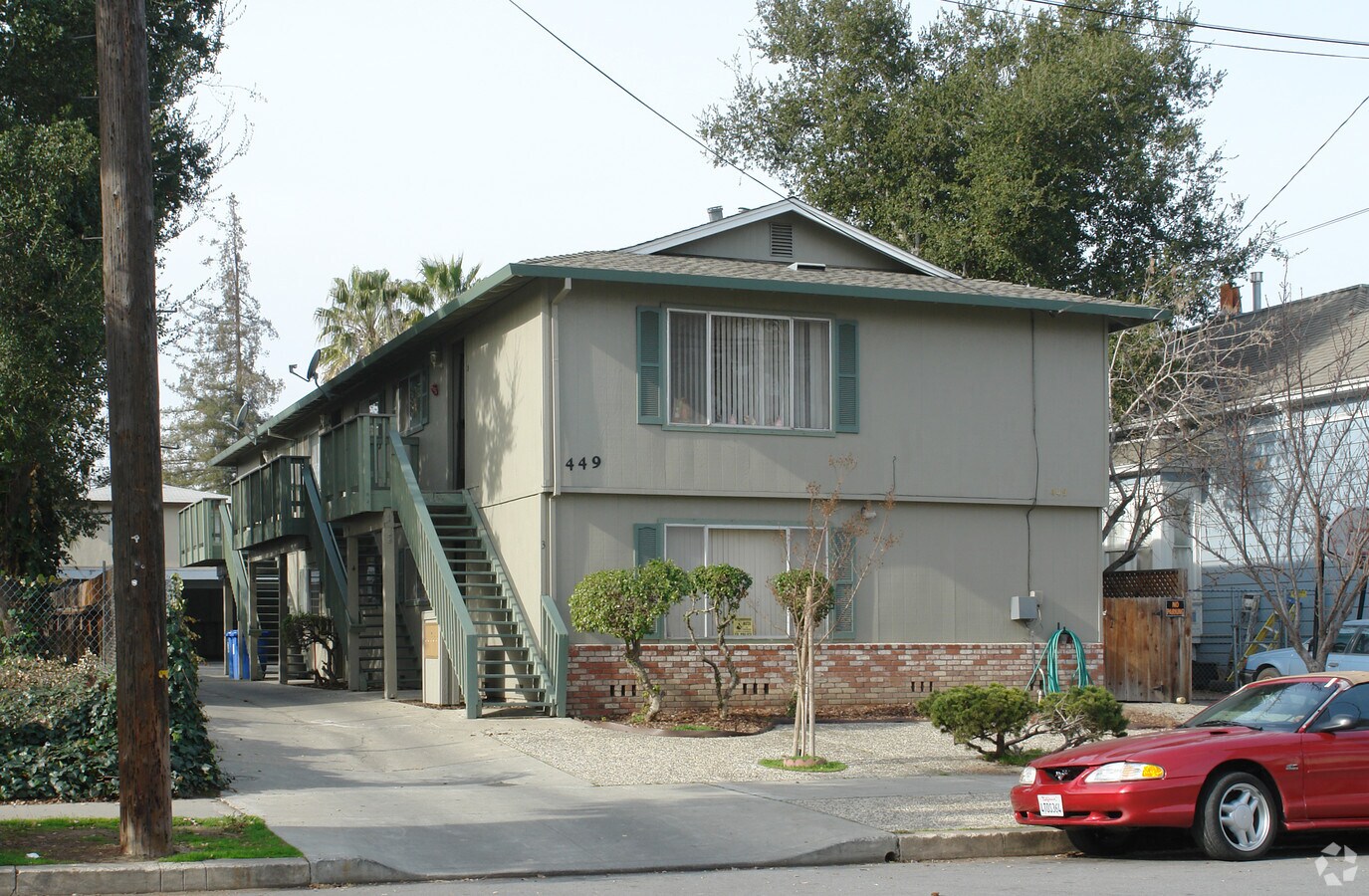 Photo - 449 N 6th St Apartments