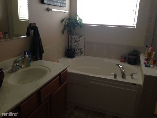 Photo - 3 br, 2.5 bath Condo - 396 Bluegrass Parkway