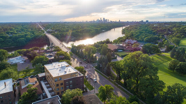 EastRiver Apartments - EastRiver Apartments