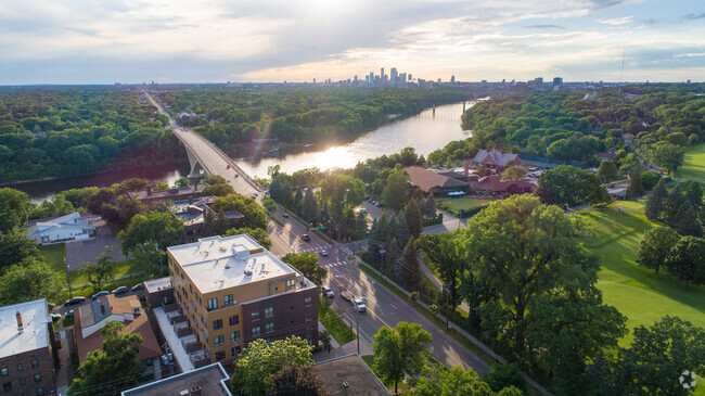 EastRiver Apartments - EastRiver Apartments