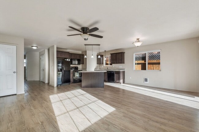 Photo - Adorable 3 bedroom. 2.5 bathTownhome in Columbia Falls