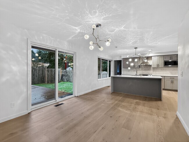 Photo - 16711 NE 18th St