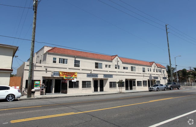 Building Photo - 2501-2515 W 54th St