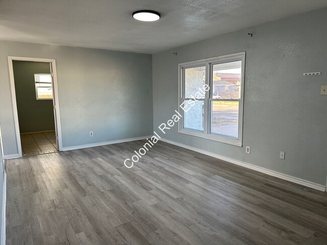 Photo - 205 E Tierra Blanca Rd