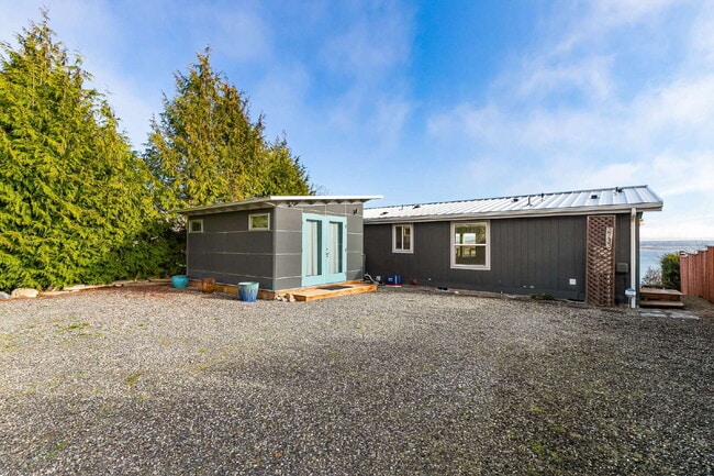 Photo - Breathtaking 3-Bed Beachfront Retreat with Scenic Views in Ferndale