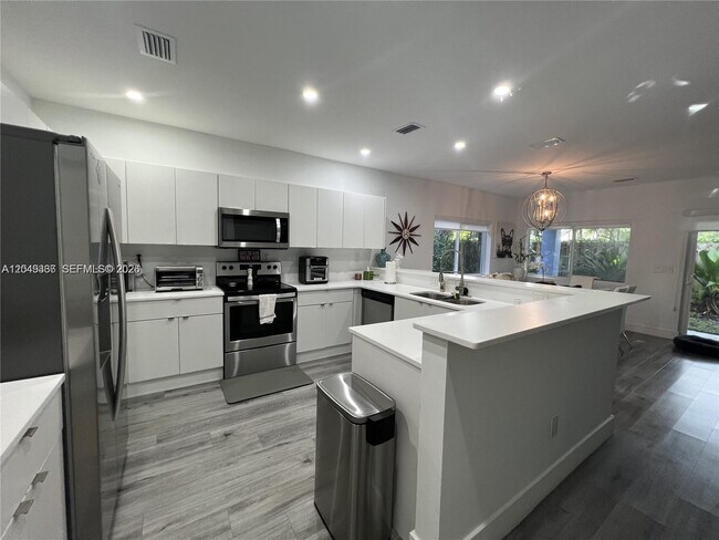 Photo - 1121 NE 23rd Terrace