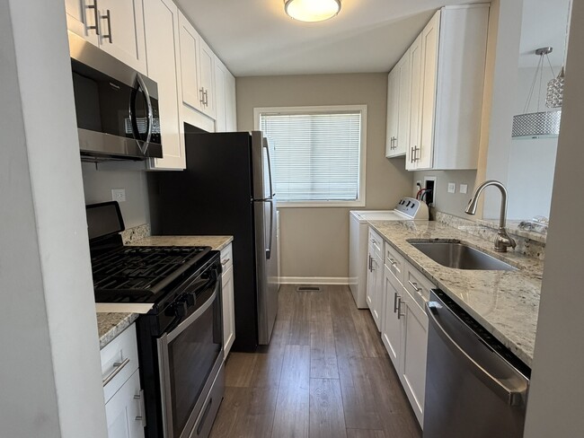 Photo - 29W649 Winchester Cir
