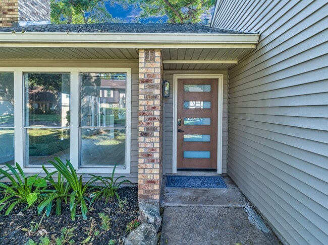 Photo - 1306 Briarmead Dr