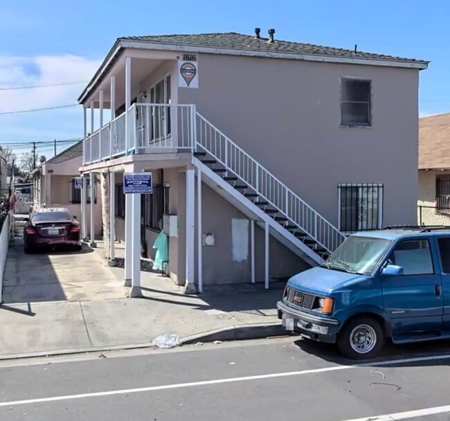 Building Photo - 1618 Firestone Blvd Unit 1616