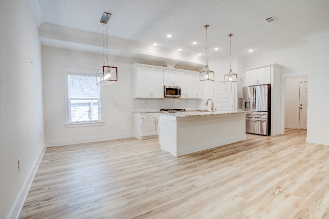 Photo - 1756 Thomas St