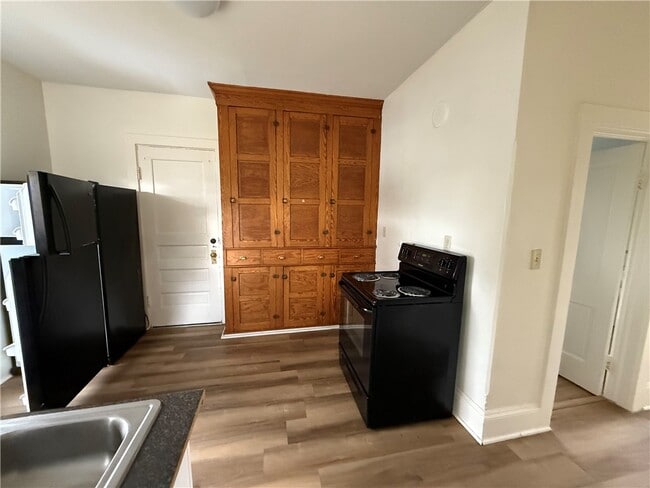 Photo - 154 Thacher St