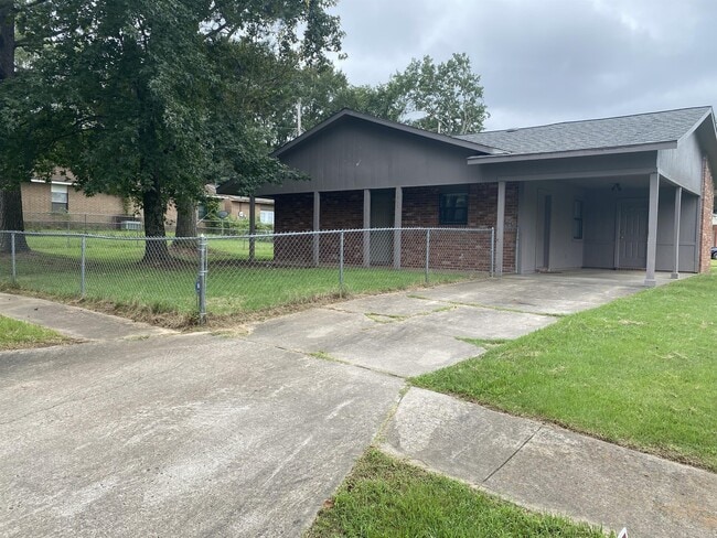 Building Photo - 1503 15th Terrace