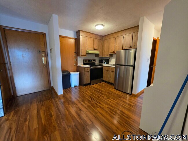 Building Photo - 28 Brentwood St Unit 7
