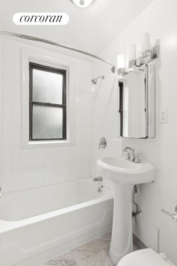 Photo - 49 Willow St