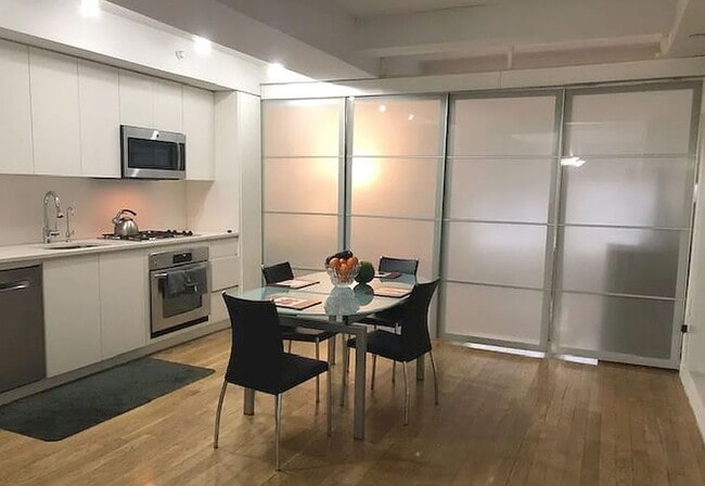 Photo - 90 William St Unit 12-F