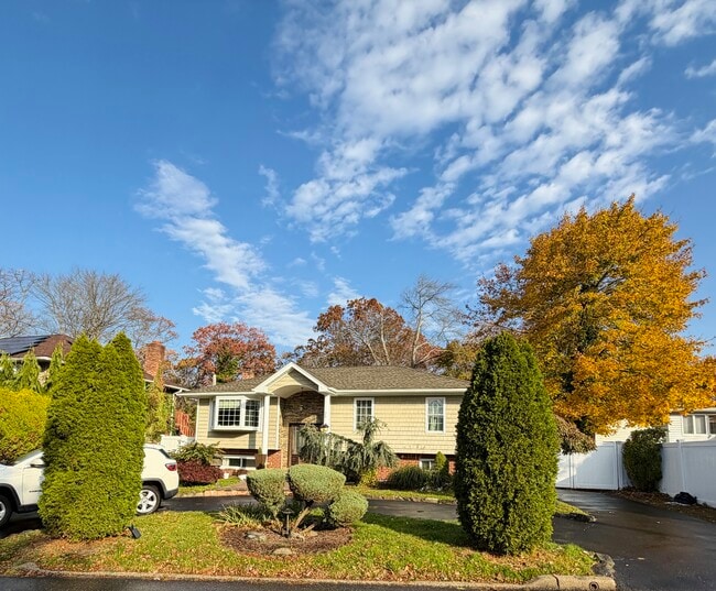 Building Photo - 25 Terrace View Rd