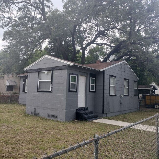 Photo - Fully Renovated 3/1 Single Family Ready for Move In!