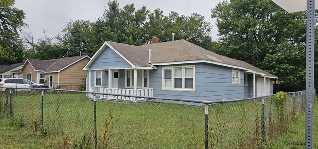 Building Photo - 2271 N Minnesota St Rental