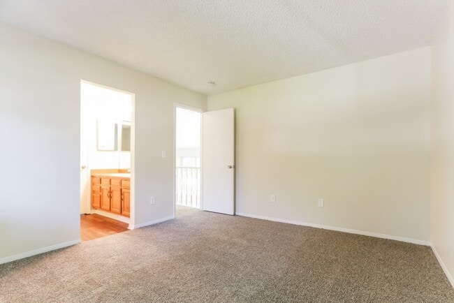 Photo - 4442 Biscay St