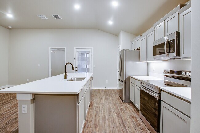 Photo - Beautiful 3/2/2 Tiffany Floor Plan
