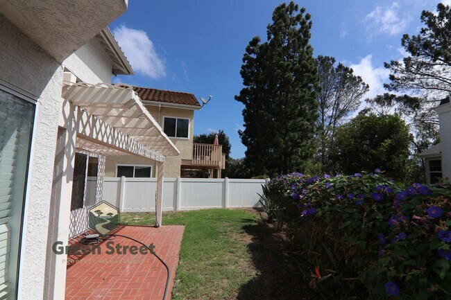 6630 Corte Loma