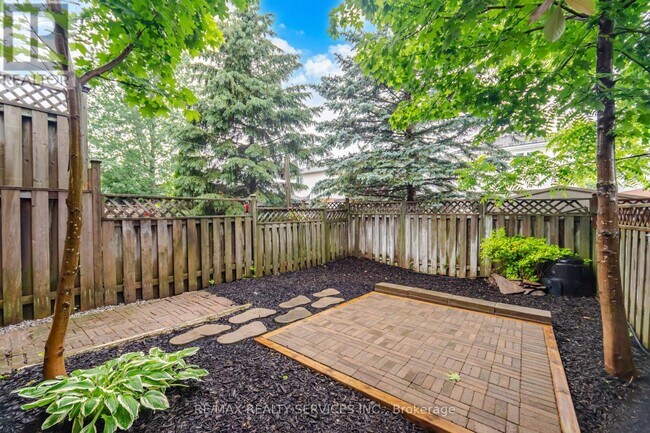Photo - 10 Potter Crescent