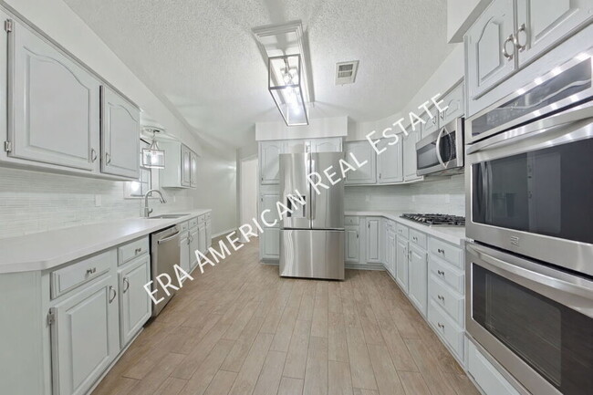 Photo - 608 Manor Ct