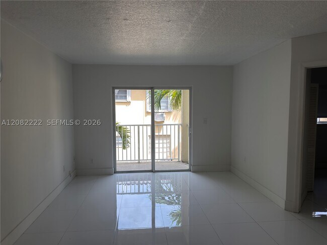 Photo - 695 SW 11th St Unit 204