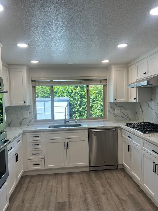 Photo - 142 Hillview Dr