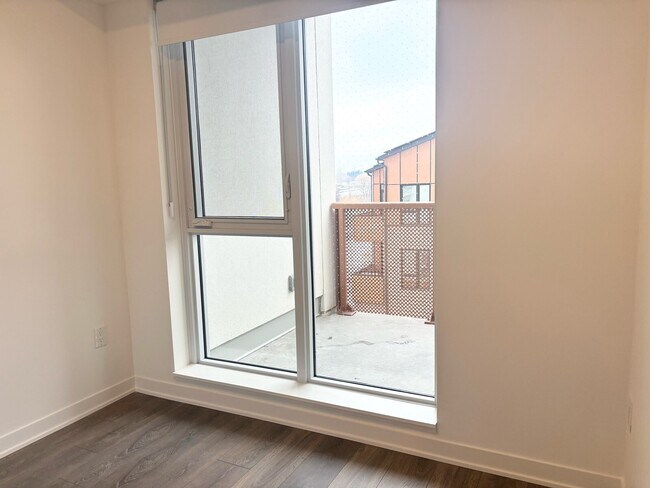 Photo - 1 BED + DEN - 1 BATH - BRAMPTON - CONDO Unité 326