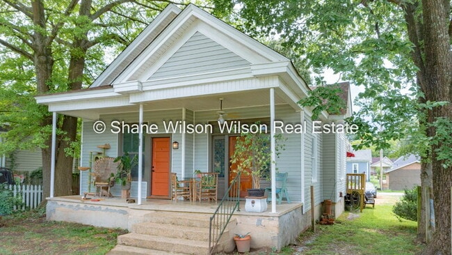 Building Photo - 2406 Bailey Ave
