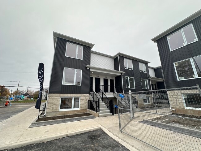 Building Photo - 192 Erie St