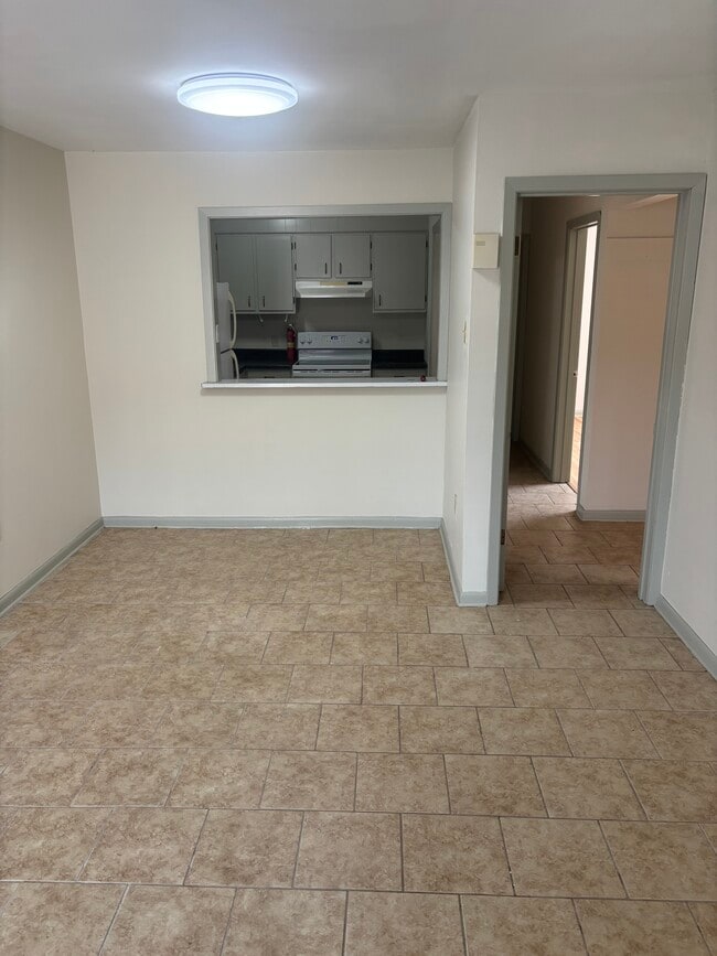 Building Photo - 837 N 6th St