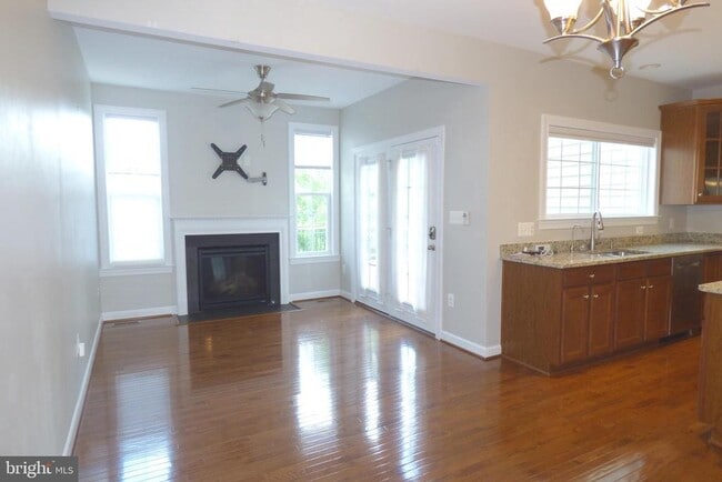 Photo - 1604 Kinnaird Terrace NE