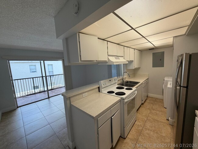Building Photo - 4419 Treehouse Ln Unit C