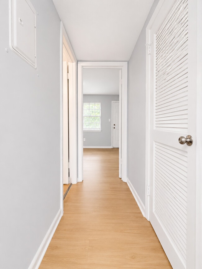 Glen Oaks Luxury Apartment Homes