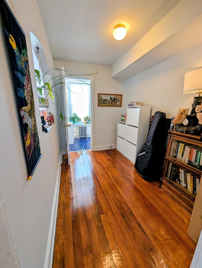 Photo - 154 Gay St